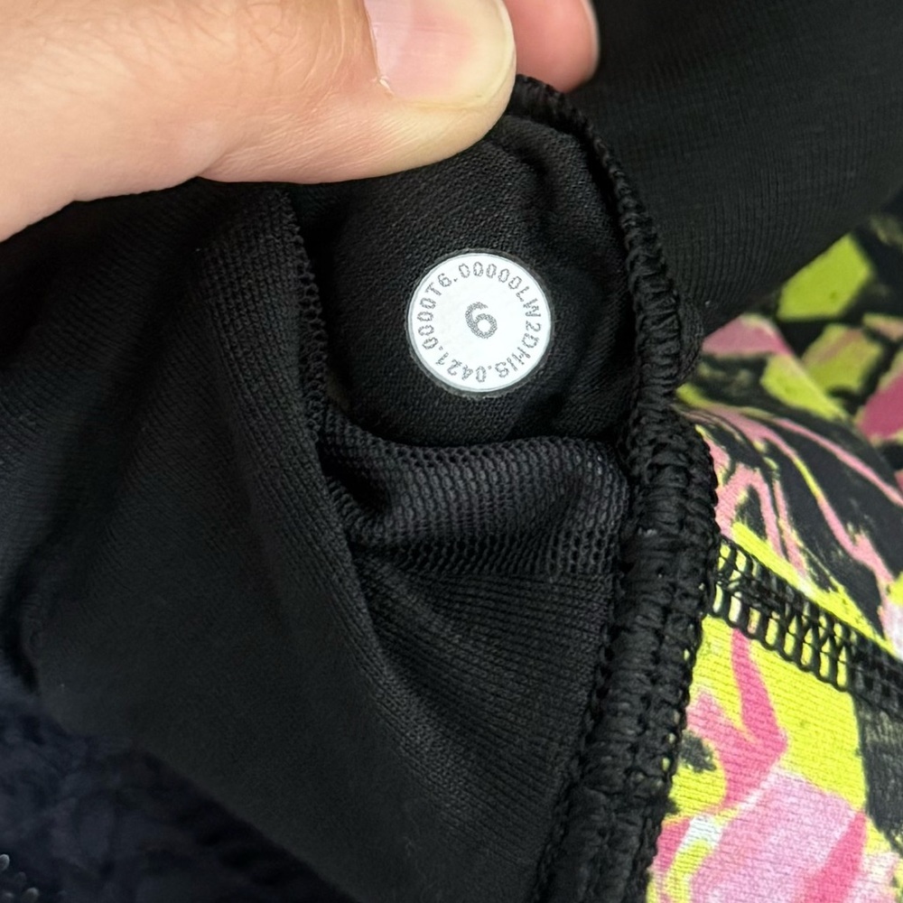 Lululemon Energy Bra Luxtreme Inflect Floral Highlight Yellow Multi - Picture 5 of 6